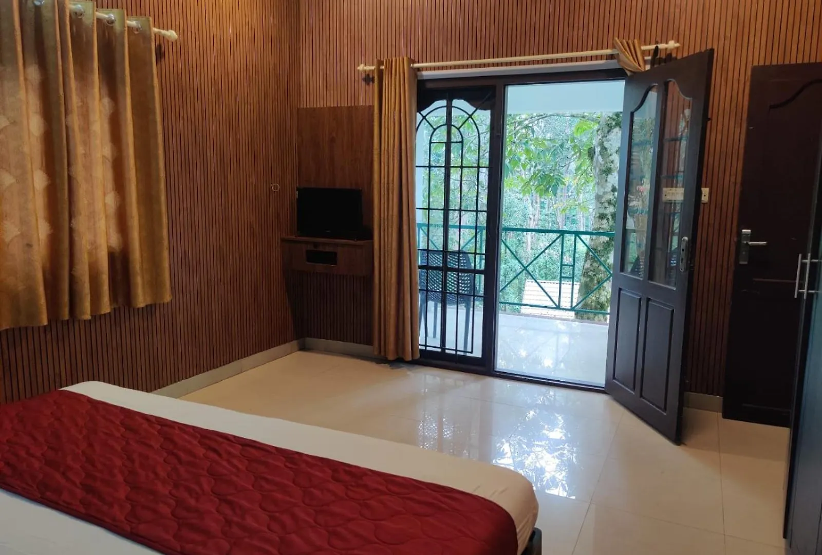 Hotel Ayur Mount Resort And Spa Devikolam
