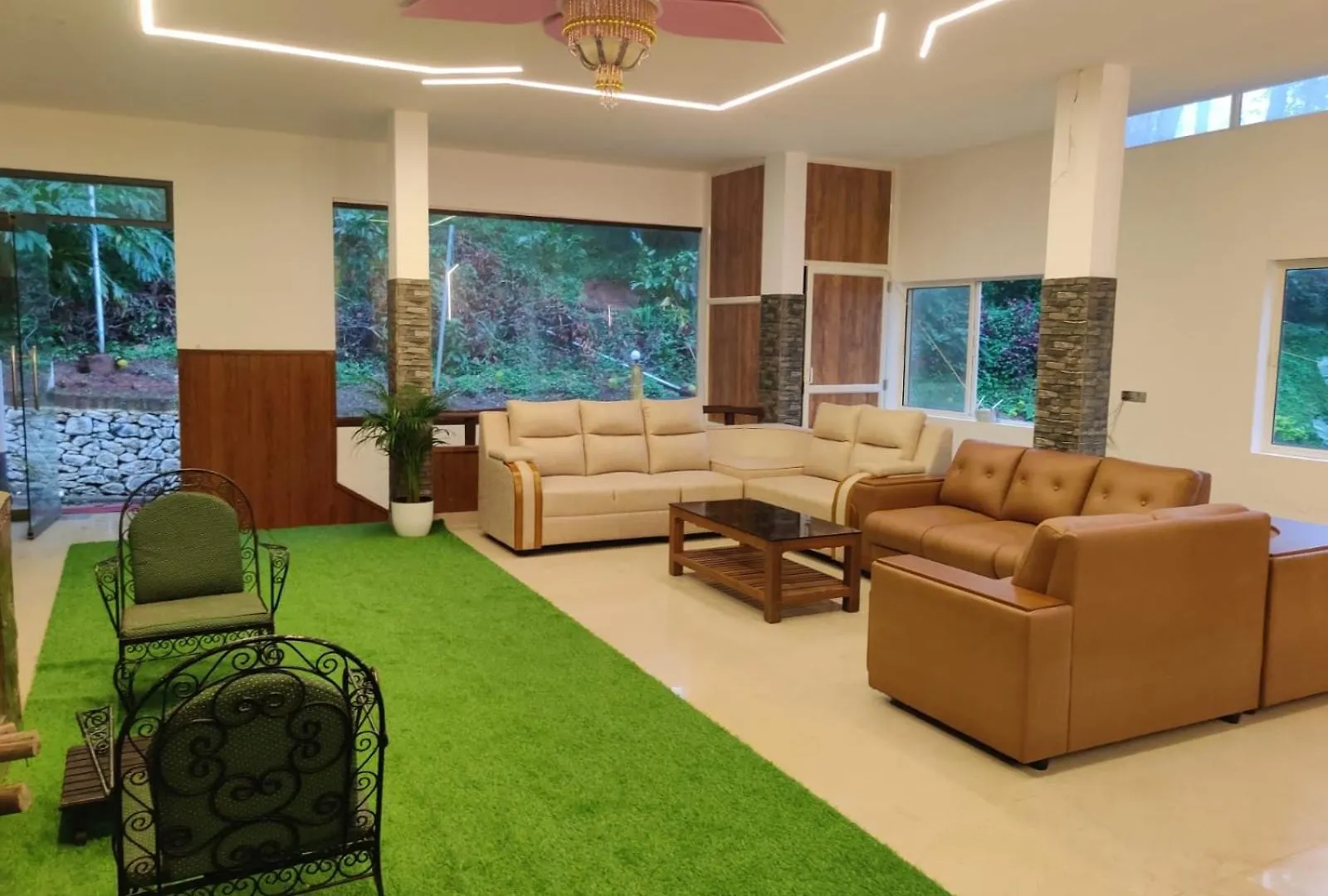 Hotell Ayur Mount Resort And Spa Devikolam